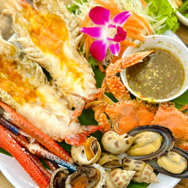 ทิวสน ซีฟู๊ด & คาเฟ่