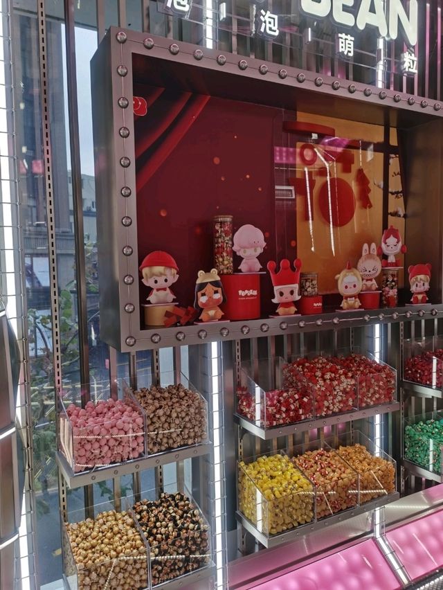 來上海不能錯過的POPMART旗艦店