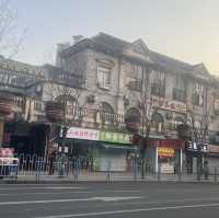 這兩個重慶地標也很好走，有吃有喝