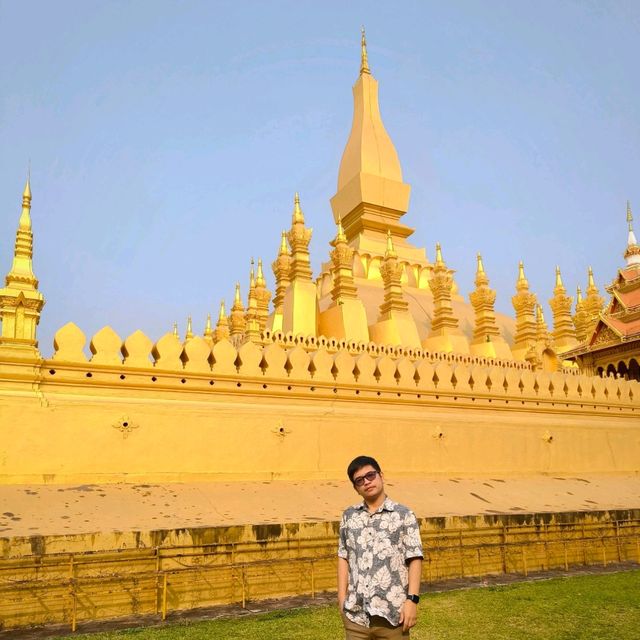 พระธาตุหลวงเวียงจันทน์ ພຣະ​ ທາດຫຼວງ