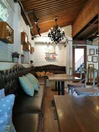 Bear Hug Cafe'