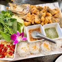 ร้านอาหาร แรดคาเฟ่ สุพรรณบุรี
