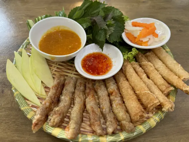 Must-Try Local Food in Nha Trang (Nha Trang)!!!