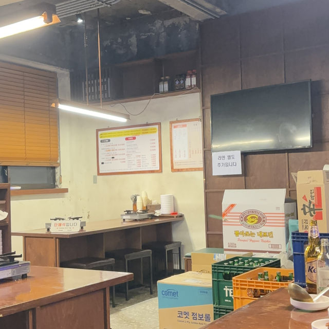 【狎鴎亭/ソウル】24時間営業のプデチゲ屋さん