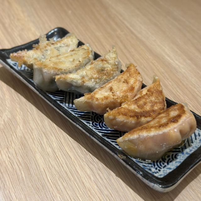 皮薄餡靚手工餃．特色小食夠惹味