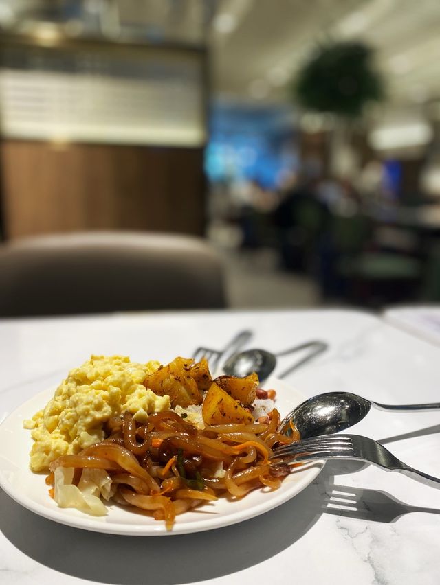 Buffet breakfast before departing 😁