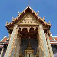 Step into History: The Grand Palace of Bangkok’s Charm and Beauty