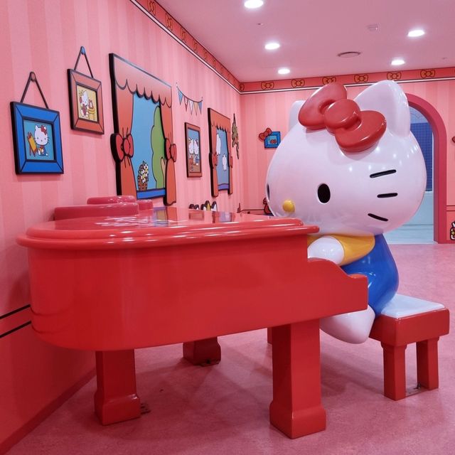 🦊헬로키티아일랜드에서의 하루**  