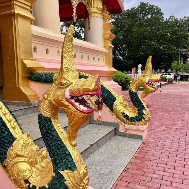 🕌 Exploring the Tranquil Wat Ong Teu in Vientiane, Laos! ✨