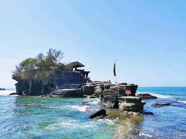 Sunset Splendor: A Day Tour to Tanah Lot and Uluwatu Temple