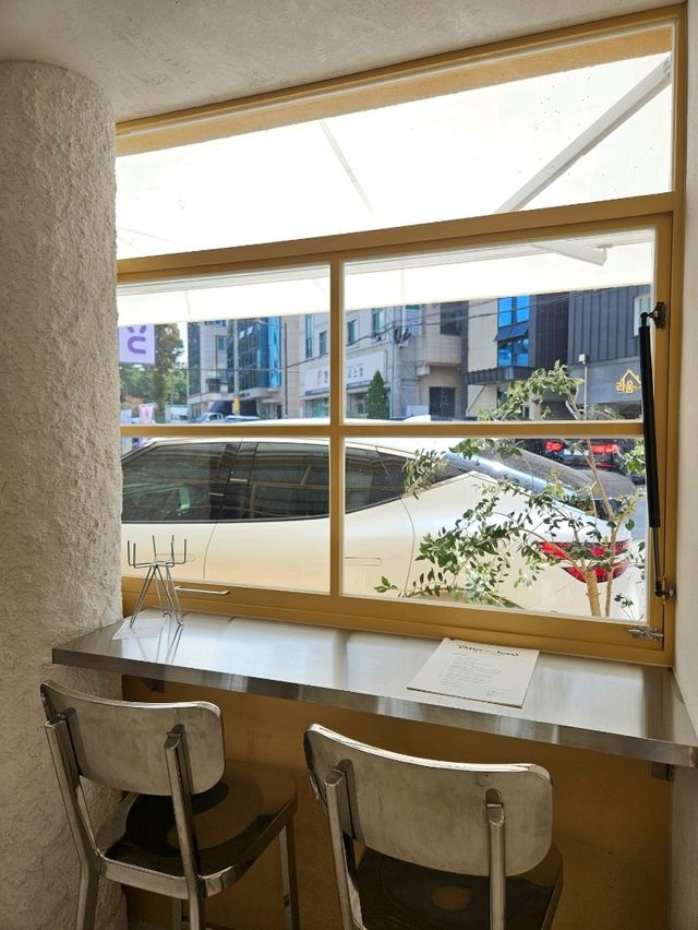 공간이쁘면서 커피 맛있는 '진주 베럴댄하우스 카페'