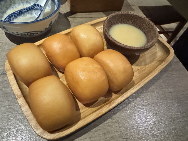 臺北中山區深夜美食「澳門骨堡」開到凌晨的火鍋料理