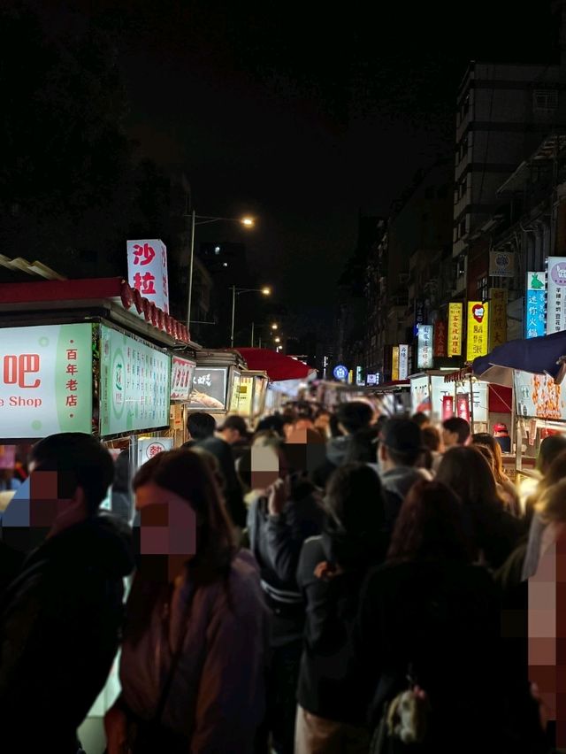 로컬 분위기와 맛을 느낄 수 있는 타이베이 3대 야시장 