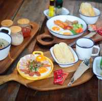 Cafe & Glamping