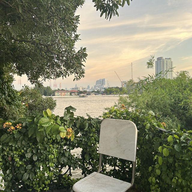 คาเฟ่ฮาลาลริมน้ำเจ้าพระยา
