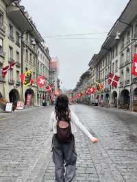 瑞士🇨🇭伯爾尼Bern｜愛因斯坦故居🏡超美中世紀建築🏰在大街上的熊公園🐻