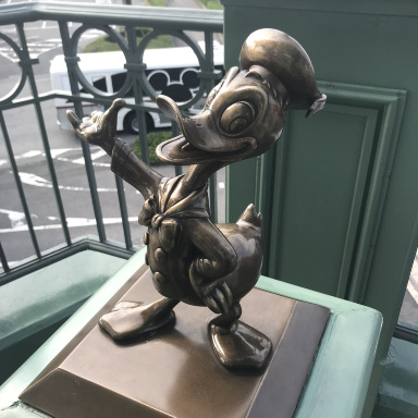 ディズニー】パーク外のブロンズ像特集！ | Trip.com 舞浜