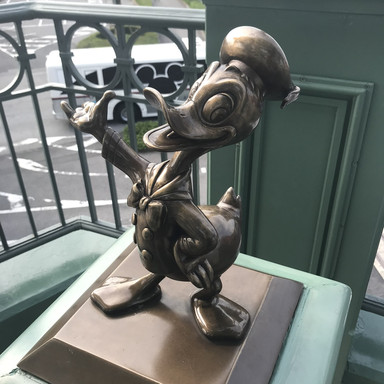 ディズニー】パーク外のブロンズ像特集！ | Trip.com 舞浜