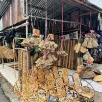 Handcrafted Wonders: Discovering Sarikei Market’s Traditional Treasures!