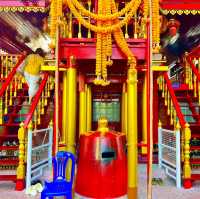 สักการะศาลเจ้าพ่อหลักเมืองชลบุรี