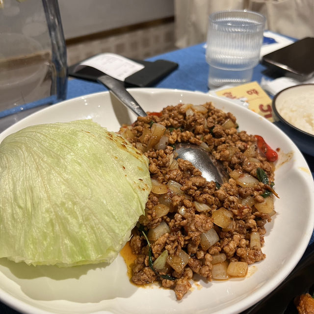 อยู่หนิงโปแล้วคิดถึงอาหารไทยต้องร้าน Samoompai 🥘