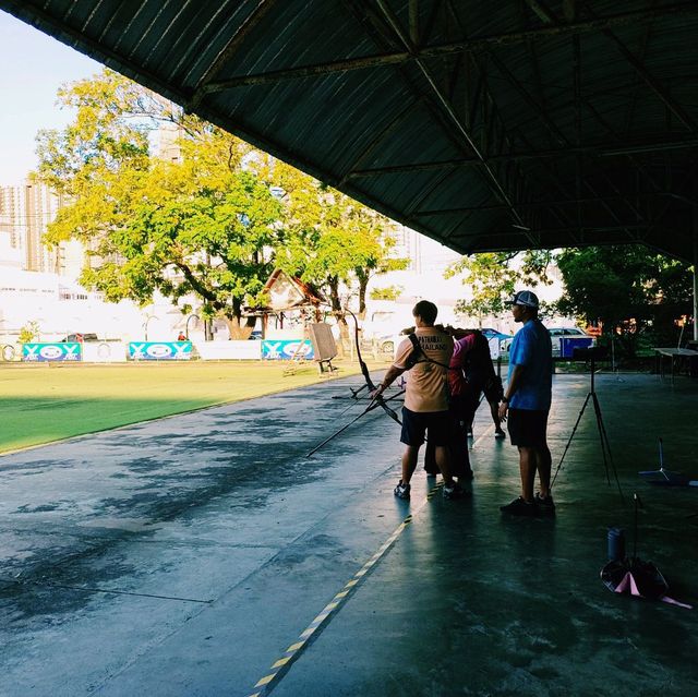 泰國曼谷好玩的運動項目景點:泰國國立射箭🏹館。體驗在泰國運動項目的好去處