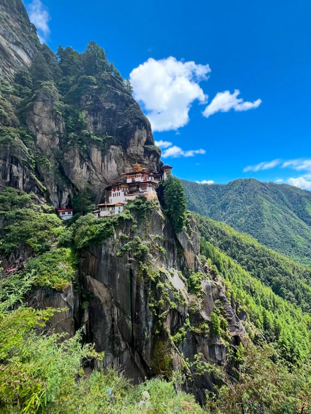 🐅Tigers Nest Monastery: Bhutan’s Cliffside Marvel