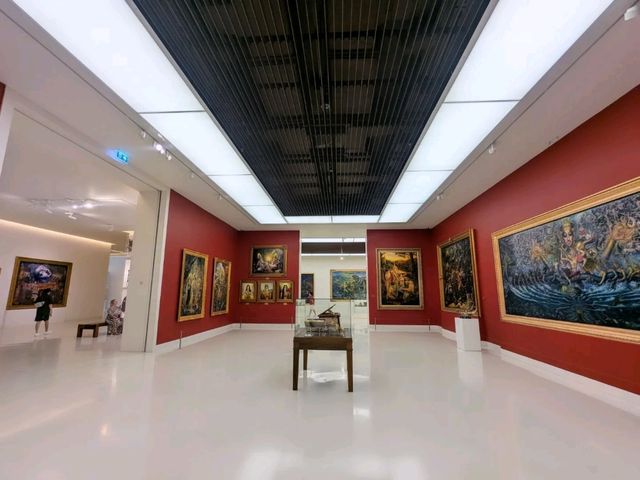 曼谷國寶級雕塑畫作展館：Moca Bangkok 曼谷當代藝術館