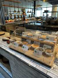 【台北松山】飽覽城市景觀的自助早餐🍴酒店餐廳介紹