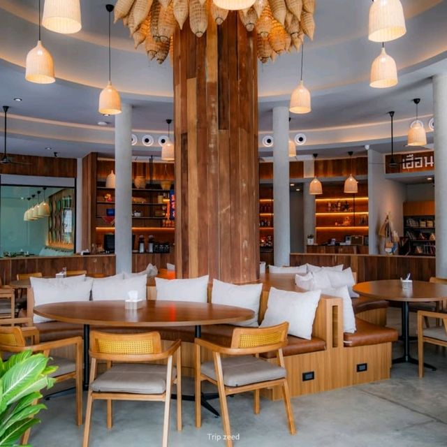 ร้านอาหารไทย-อีสาน คาเฟ ห้องแอร์ ใจกลางเมืองพัทยา