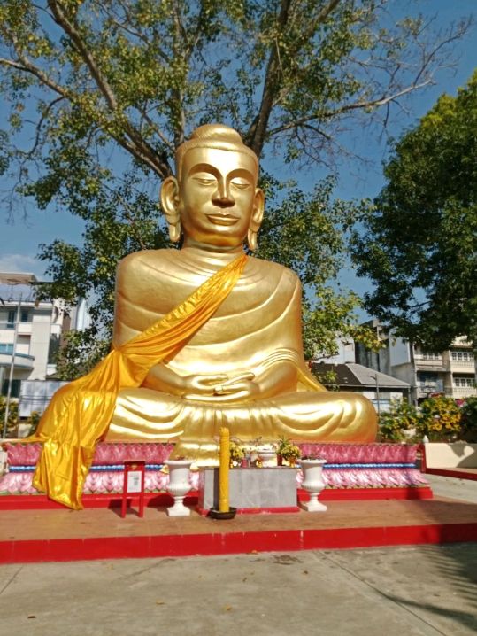 ไหว้พระขอพร วัดไตรธรรมาราม