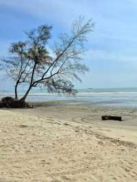 LET THE CALMNESS OF THE SEA REFRESH OUR MIND AND BODY