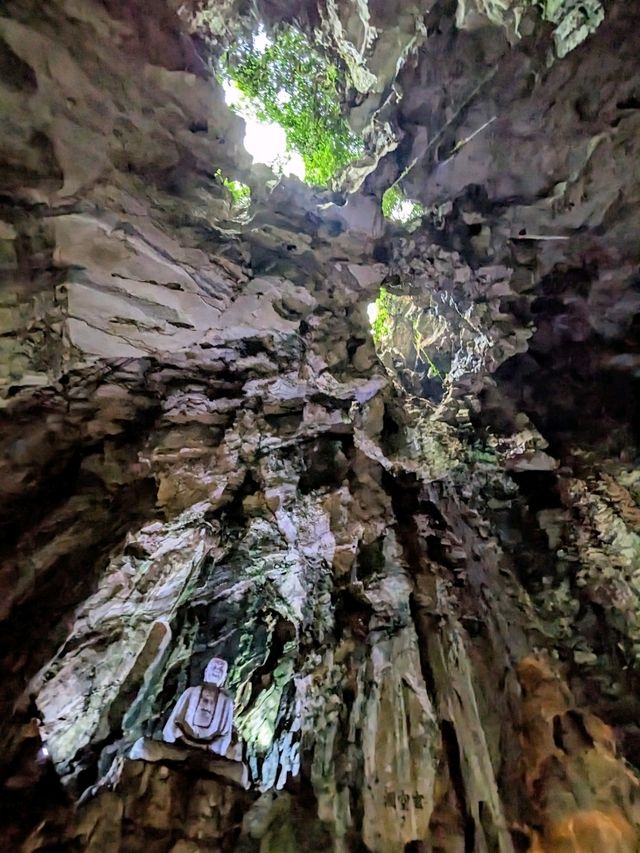 峴港五行山，石灰岩群峰溶洞與佛教勝地