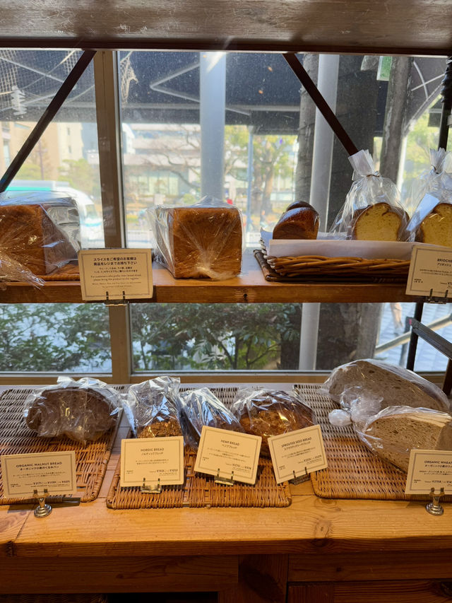 Cozy Vibes at Le Pain Quotidien in Shiba Park