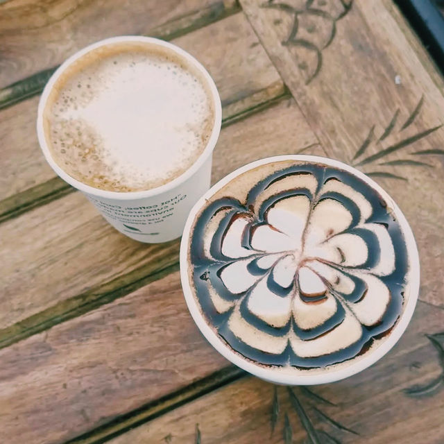 静かにくつろげる穴場カフェ☕🍰