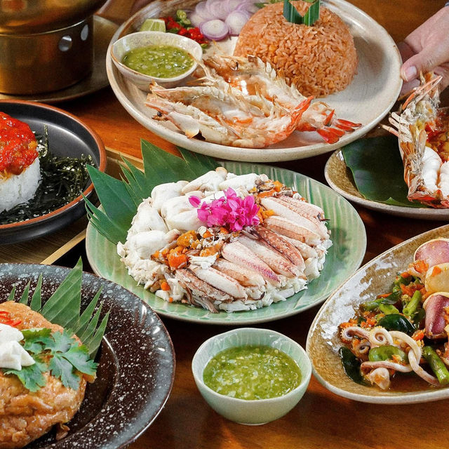 ณ ชล • บางแสน, ชลบุรี 🛖🌳🍱🦀🦞