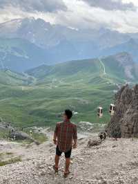 กระเช้าลับในเทือกเขา Dolomite Italy 