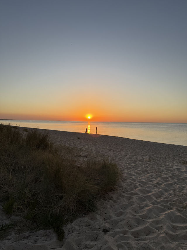 Golden Waves & Soft Sands: Chasing the Perfect Sunset at Safety Beach, Dromana