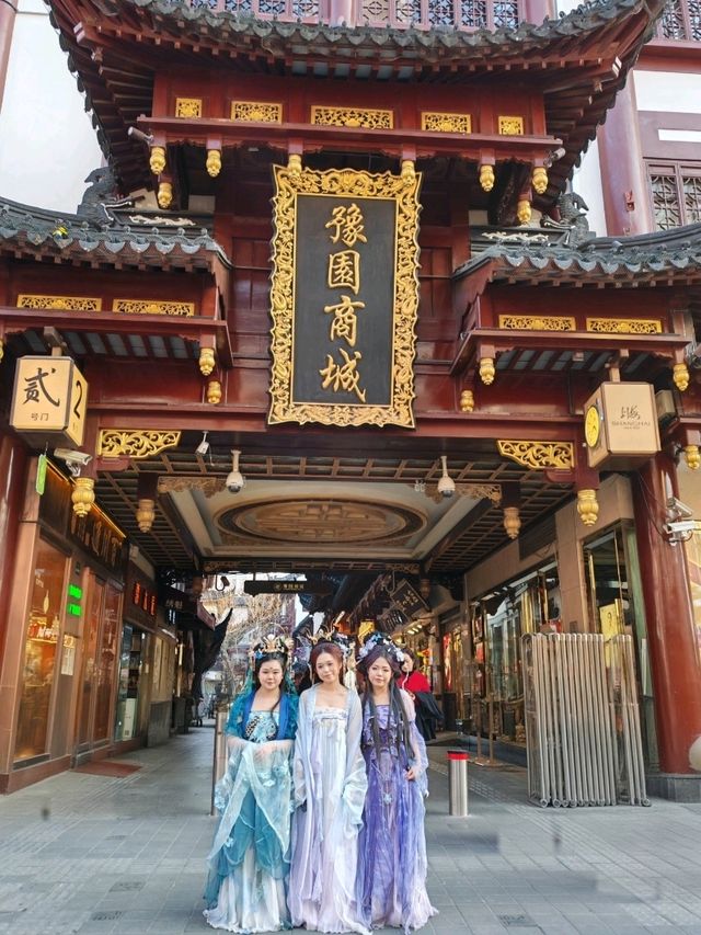 SHANGHAI with 3 teenage GIRLS