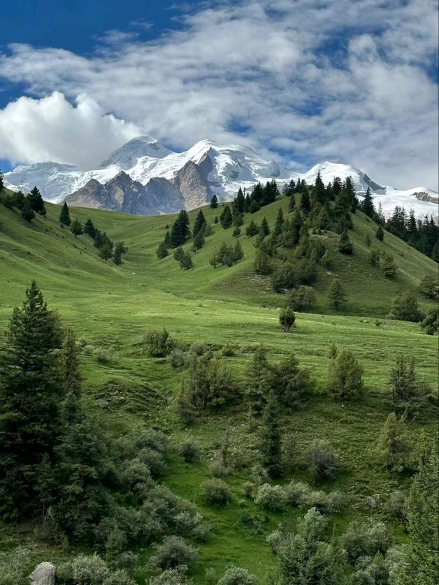 Siguniang Mountain: The Breathtaking Oriental Alps and Its Enchanting Tibetan Legends