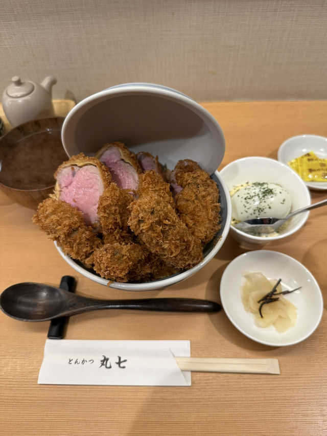 【東京・門前仲町】ボリュームも味も想像以上　とんかつ丸七