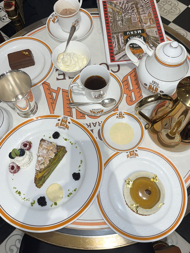싱가폴에서 모로코 감성 가득한 다이닝 카페에서의 우아한 커피 타임 ☕✨