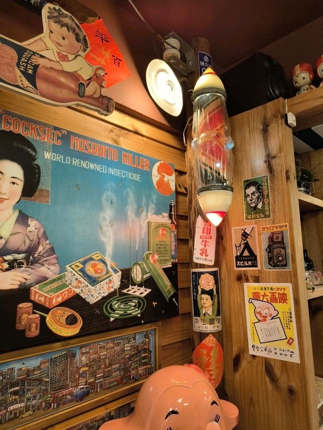 This Taipei Café Feels Like a Retro Toy Store