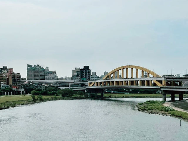 A Colorful Landmark: Rainbow Bridge 