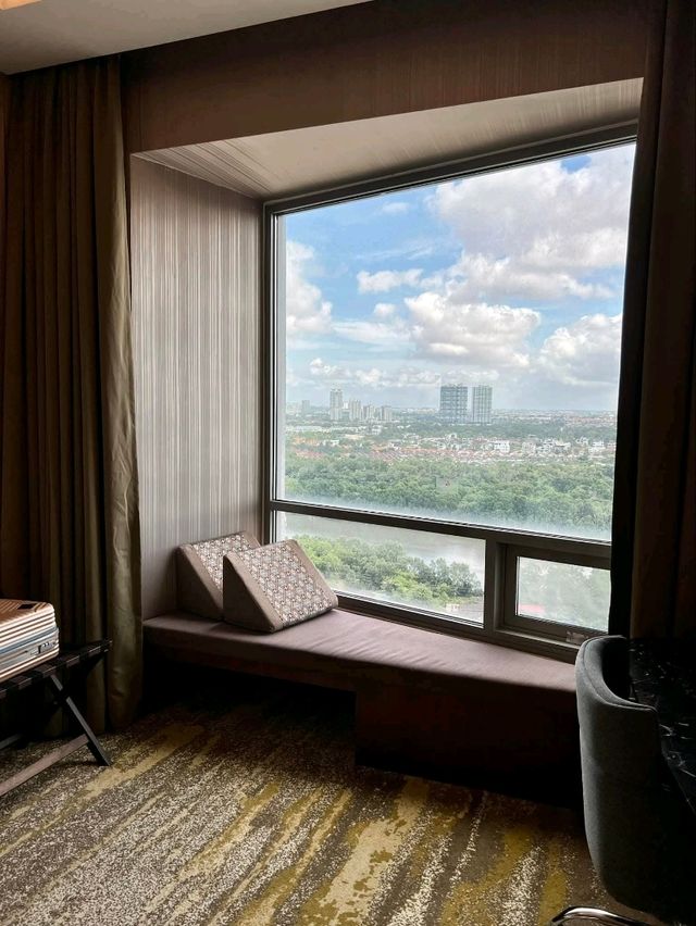 “Stylish Stays & City Views: Superior Comfort at St. Giles Southkey JB”