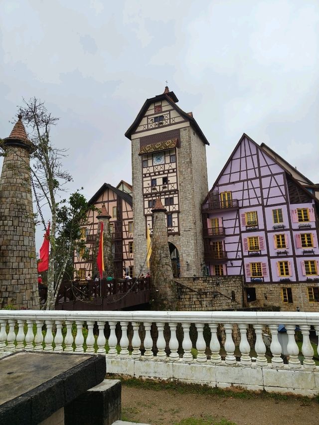 Blooming Views & Fairytale Streets at Colmar Tropicale!