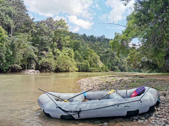 🌊 *Kiulu White Water Rafting: Splashy Fun Without the Near-Death Experience!* 🚣‍♂️