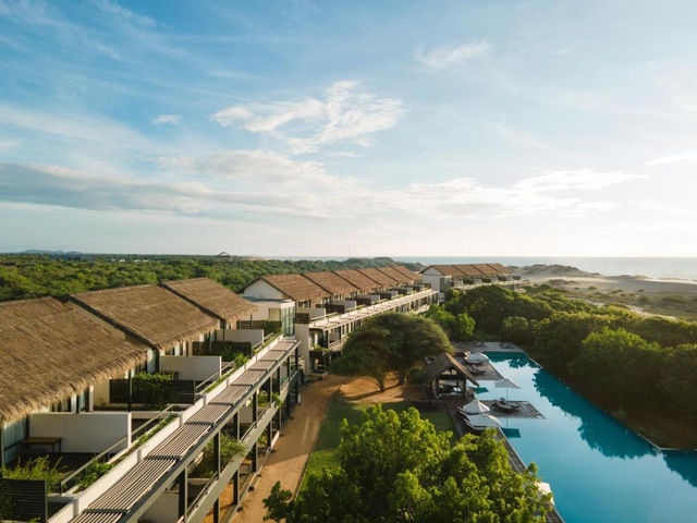 🌴🕌 YALA WEEKEND ESCAPE: Southern Serenity & Hidden Halal Delights! 
