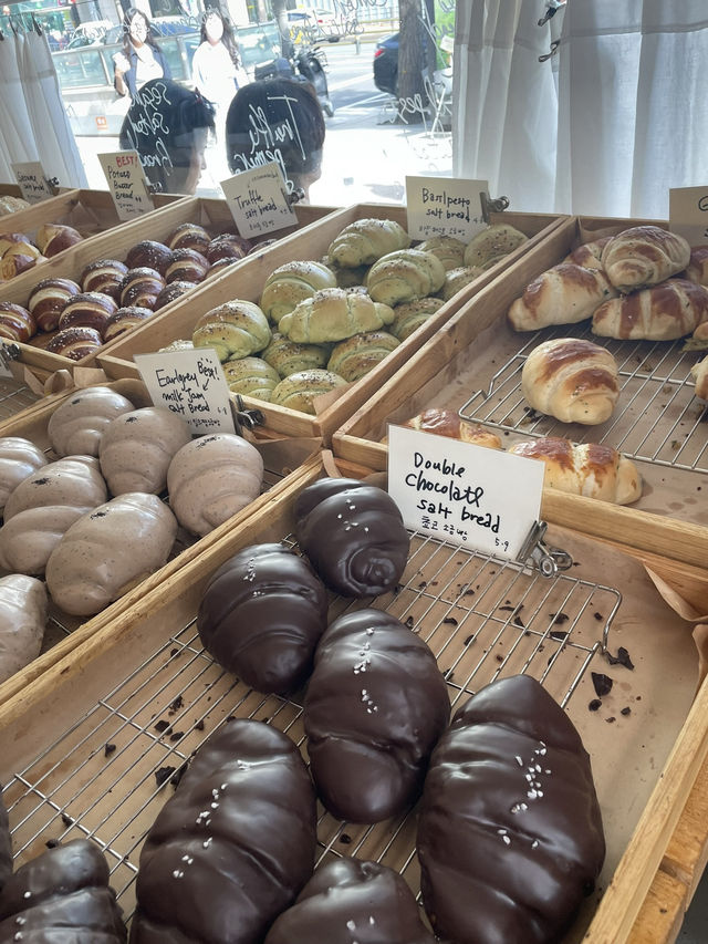 🇰🇷ソウル📍安国駅すぐ！大人気ベーカリーカフェ🥖「ARTIST BAKERY」✨