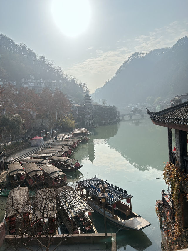 เที่ยวจีน Fenghuang เหมือนหลุดไปในยุทธภพ！